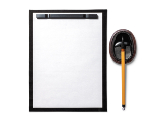 空白の半紙、筆、硯。　書道、習字のイメージ