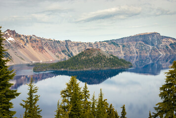 Fototapeta na wymiar Overlook at Crater Lake National Park in Oregon