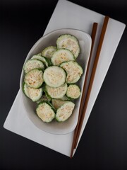 건조된 유기농 채소 애호박, 음식 재료, 젓가락
