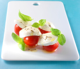 Mozzarella, Tomate, Basilikum, Vorspeise, Pfeffer,