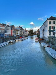 BARCAS EN RIO DE BRUJAS