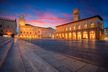 Bologna, Italy. Cityscape image of old town Bologna, Italy with Piazza Maggiore at beautiful autumn sunrise. - 695409838