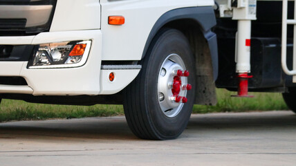 Close up view of turn signal on the left side of the truck