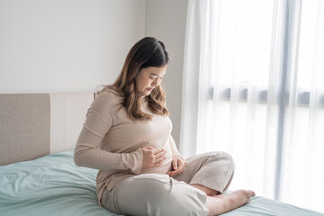 worried pregnant woman concerned and anxious woman in pregnancy overthinking worrying about pregnancy problem Pregnancy depression Mental health