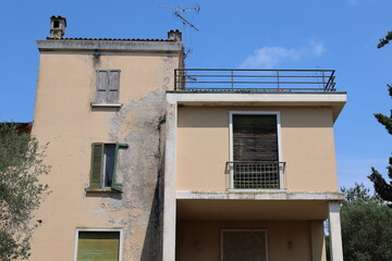 Fototapeta na wymiar Blick auf die Altstadt von Sirmione am Gardasee 