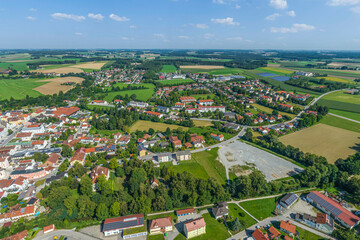 Neumarkt-Sankt Veit im oberbayerischen Landkreis Mühldorf von oben, Blick auf die östliche Stadt im Rotttal