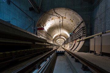 Deep metro tunnel - 695484650