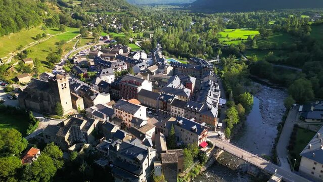 BROTO PIRINEO ARAG&Oacute;N A VISTA DE DRON 6