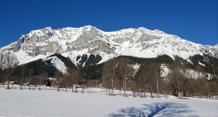 Fototapeta na wymiar Winterurlaub in den Alpen