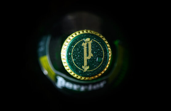Gasiveren Cyprus 15/12/2023 - Perrier water bottle top view 1