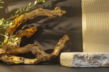 Arrière plan noir avec présentoir pour des produits avec un rendu 3 D avec des branches d'olivier. Plate-forme vide avec podium pour cosmétique, bijoux, maquette ou autres objets.	