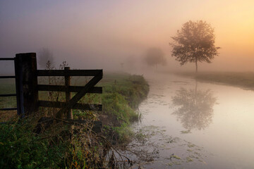 A misty atmosphere near Giessenburg