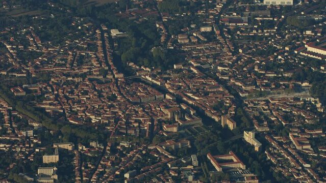 vue a&eacute;rienne de Castres