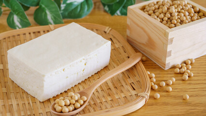 日本の食べ物｜木綿豆腐と大豆
