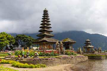 Fototapeta na wymiar Pura Ulun Danu Beratan, or Pura Bratan, a major Hindu Shaivite temple in Bali