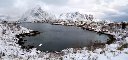 Fototapete Reinefjorden winter landscape, Reine is a breathtaking fishing village on the northern Lofoten archipelago