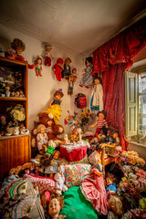 Thea abandoned doll house