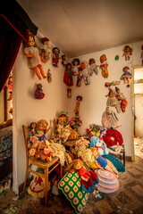 Thea abandoned doll house