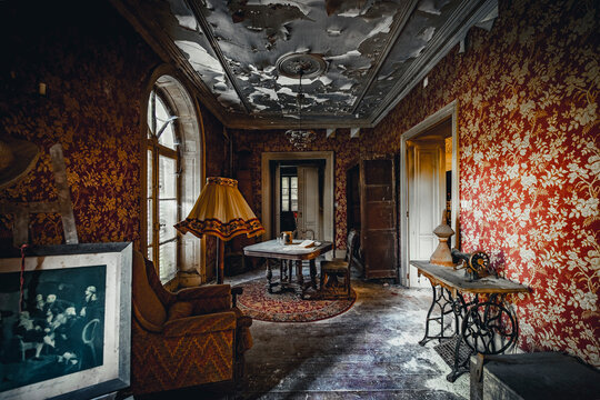 The abandoned chateau porcelain