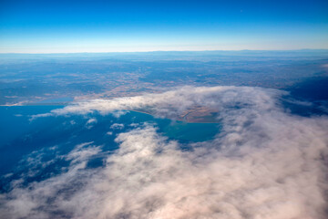 Vue aérienne sur la mer méditerranée et la Corse