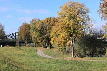 Herbstlandschaft bei Landau an der Isar in Bayern