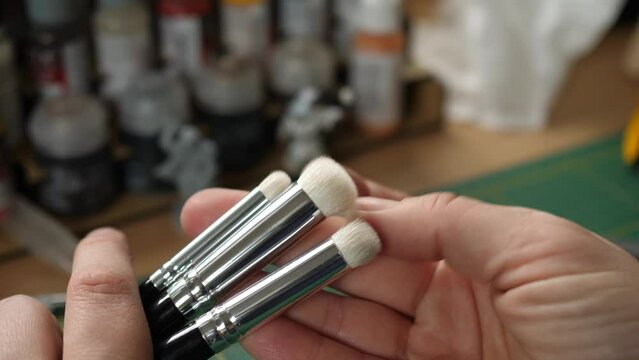 drybrush brushes set, dry brush painting minis, miniatures for rpg game