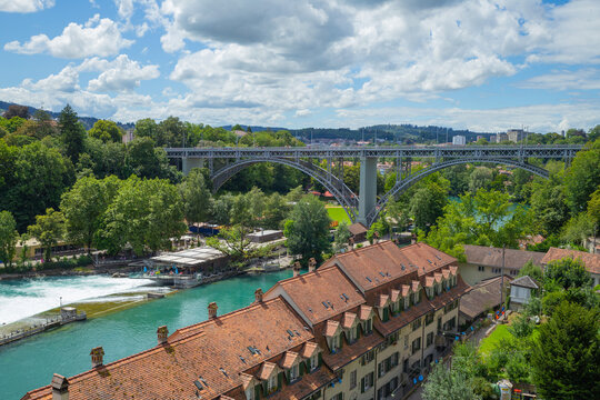 Kirchenfeldbr&uuml;cke bridge in Bern, Switzerland