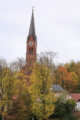Blick auf die Katholische Pfarrkirche St-Nikolaus in Bad Abbach	