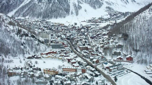 vue aérienne de val d'isère