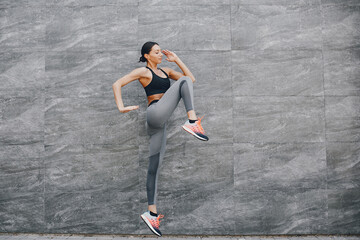 Fototapeta premium Sport girl in a city