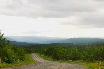 road to the mountains