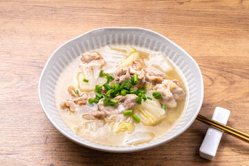 豚肉と白菜の中華スープ