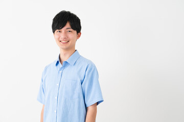 私服姿の若い男性　ライフスタイルイメージ
