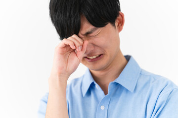 私服姿の若い男性　ライフスタイルイメージ