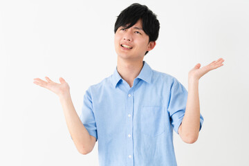私服姿の若い男性　ライフスタイルイメージ