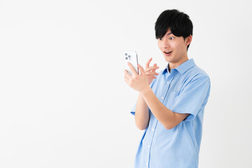 私服姿の若い男性　ライフスタイルイメージ