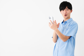 私服姿の若い男性　ライフスタイルイメージ