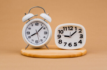 Alarm clocks, important time, photos of watches that are important to work, appointments,...