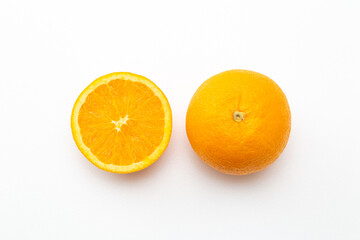 白背景にネーブルオレンジ