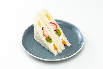 白背景にフルーツサンド