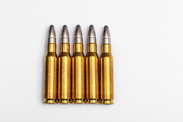 Obraz premium Wojskowa amunicja do broni długiej dalekiego zasięgu 
