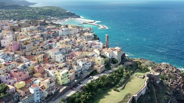survol de la Sardaigne en Italie vers Castelsardo