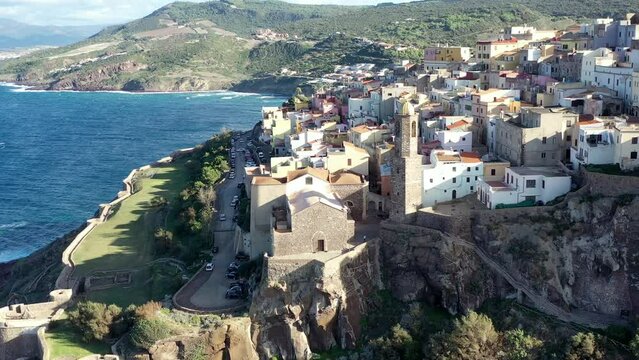 survol de la Sardaigne en Italie vers Castelsardo