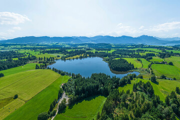 Sommer im Allgäuer Alpenvorland am Schmutterweiher bei Roßhaupten