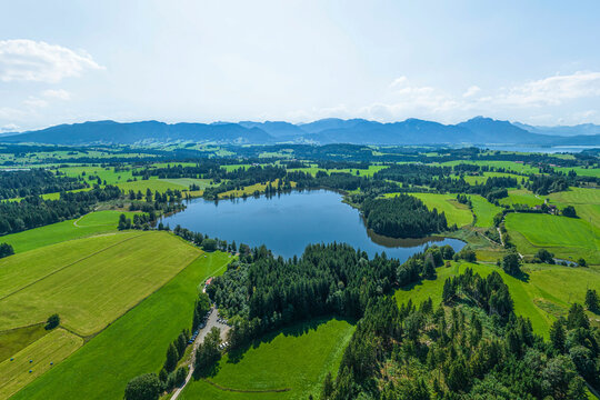 Sommer im Allg&auml;uer Alpenvorland am Schmutterweiher bei Ro&szlig;haupten