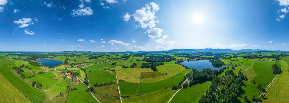 Sommer im Allg&auml;uer Alpenvorland rund um die Ortschaft Sameister, 360 Grad Rundblick &uuml;ber die Region