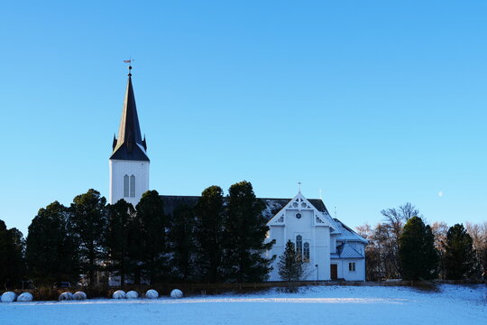 Kirche, Sortland Church, Sortland kirke, Kirche, Winter, Schnee, wei&szlig;, blau, Vesteralen, Norwegen