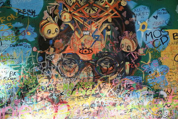 Obraz premium Detail of the wall dedicated to John Lennon in Prague