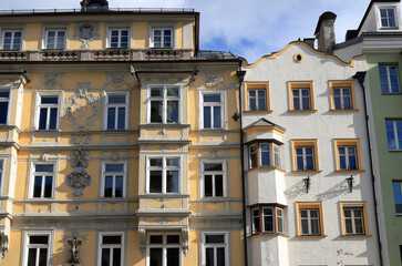 Fototapeta na wymiar View of the characteristic buildings of Innsbruck