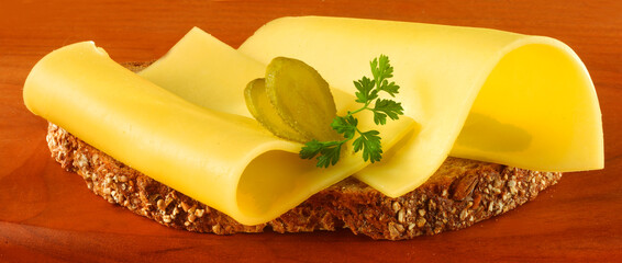 Emmentaler, Käsebrot, Emmentalerbrot, Aufschnitt, isoliert,